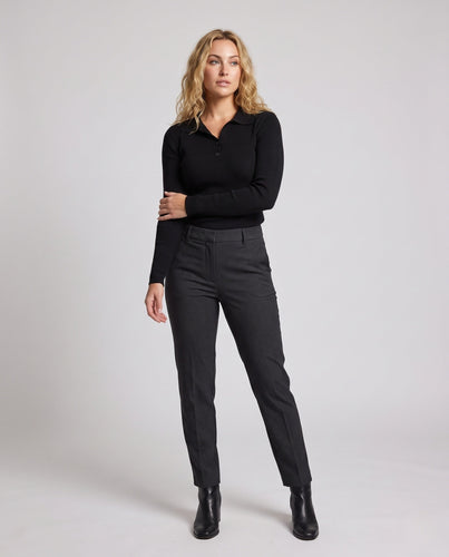 Damen Feinstrick-Polo-Pullover mit Rippenstruktur und Zweiknopfleiste Echoarchiv