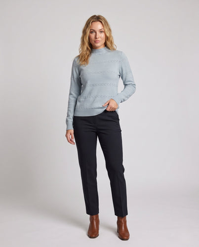 Damen Feinstrick-Pullover mit dezentem Ajourstreifen und kurzem Stehkragen Echoarchiv