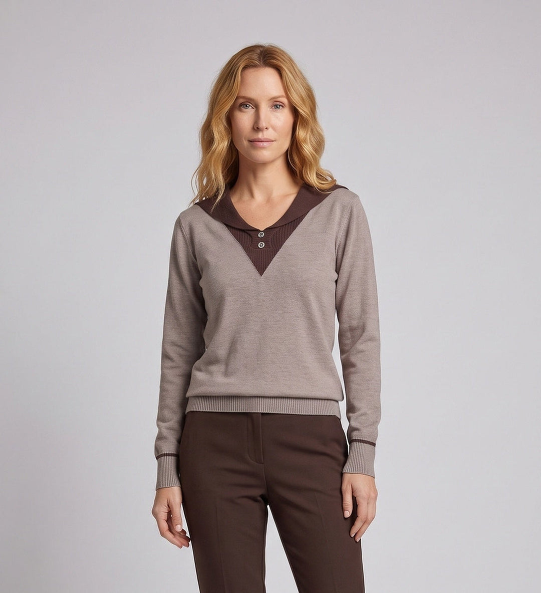 Damen Feinstrickpullover mit Matrosenkragen, V‑Einsatz und Zierknopfleiste Echoarchiv