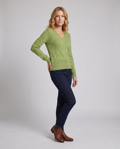 Damen Feinstrickpullover mit V‑Ausschnitt, Ajourmuster und flauschiger Mohair-Optik Echoarchiv