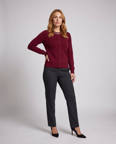 Damen Feinstrickpullover mit Zierknopfleiste und strassbesetztem Rundhalsausschnitt Echoarchiv