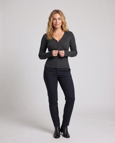 Damen figurbetonender gerippter Cardigan mit V-Ausschnitt und zartem Knopfverschluss Echoarchiv