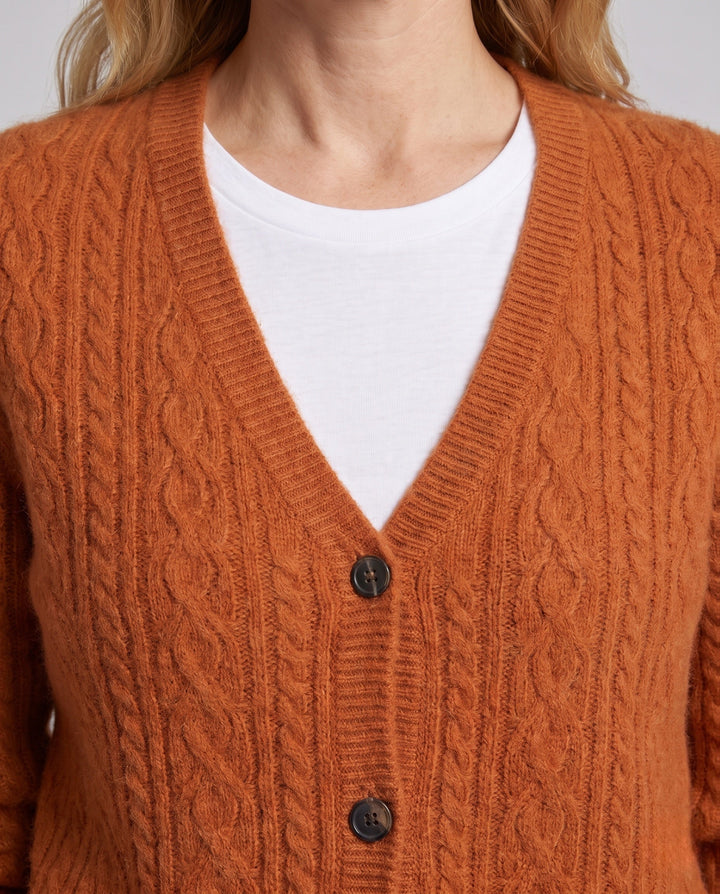 Product 16034475213130 - close_up_detail