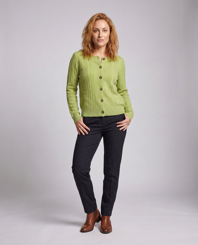 Damen Flauschiger Kurzcardigan mit Zopf‑ und Ajourstrukturen sowie Vintage‑Knopfleiste Echoarchiv