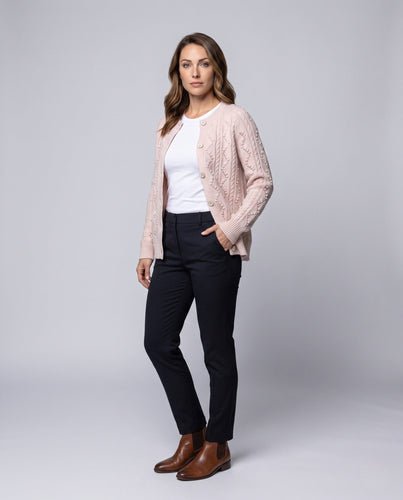 Damen Flauschiger Strickcardigan mit diamantförmiger Zopfstruktur und Perlmuttknöpfen Echoarchiv