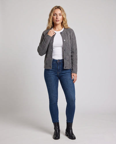 Damen Gestrickte Zopfmuster-Strickjacke mit Rundhals und durchgehender Knopfleiste Echoarchiv