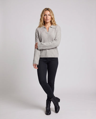Damen Grobgerippter Wollmix-Pullover mit Polokragen und weiten Ärmeln Echoarchiv