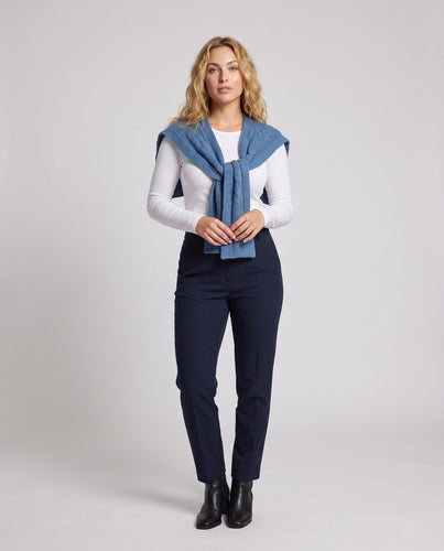 Damen Grobstrick-Schultertuch mit Zopfmuster und Kurzpullover-Schnitt Echoarchiv