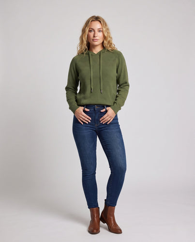 Damen Kapuzenpullover im Kaschmir‑Look mit Kängurutasche und feinem Rippdetail Echoarchiv