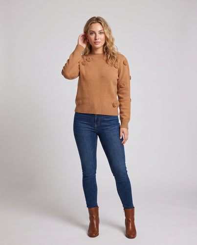Damen Kaschmir‑Look Feinstrickpullover mit dreidimensionalen Rosenapplikationen und geripptem Saum Echoarchiv