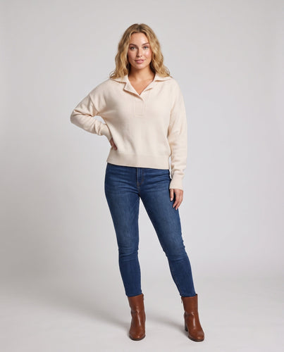 Damen Kaschmir‑Look Polo‑Feinstrickpullover mit offenem Reverskragen und kastiger Silhouette Echoarchiv