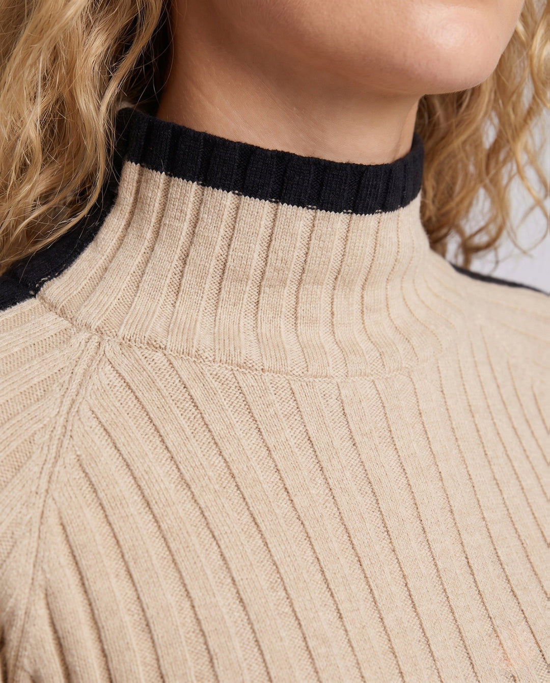 Product 16034480881994 - close_up_detail