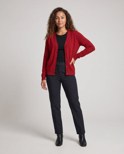 Damen Leichter kastiger Feinstrick-Cardigan mit Rundhalsausschnitt, kaschmirähnlicher Haptik und tonalen Knöpfen Echoarchiv
