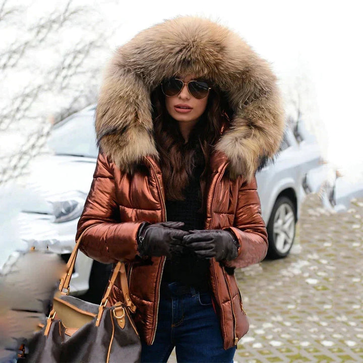 Echoarchiv | Winterjacke mit Kapuze aus Pelz
