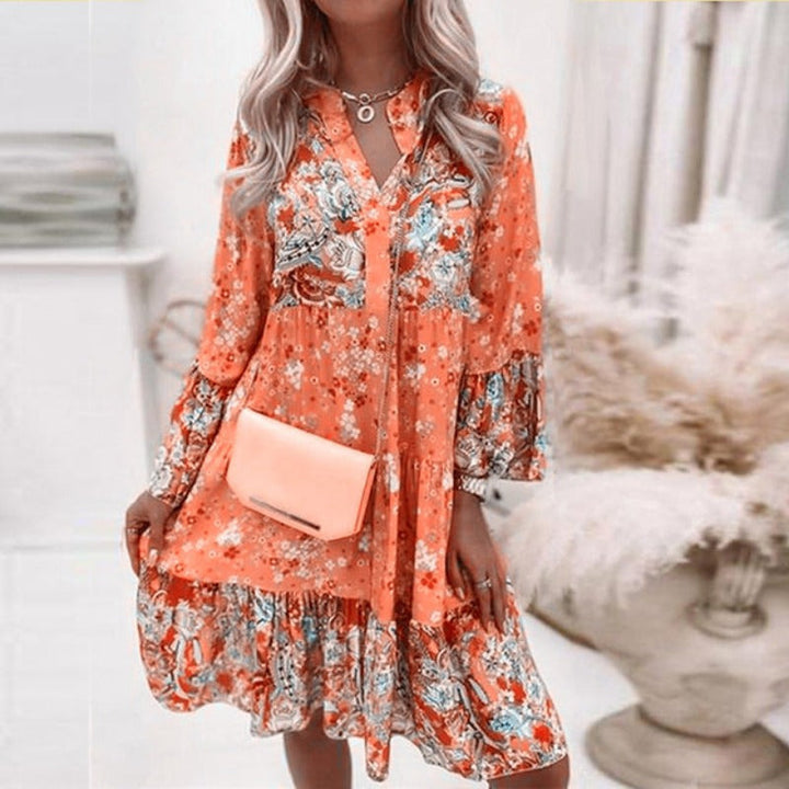 Echoarchiv – Mehrfarbiges Sommerkleid mit V-Ausschnitt