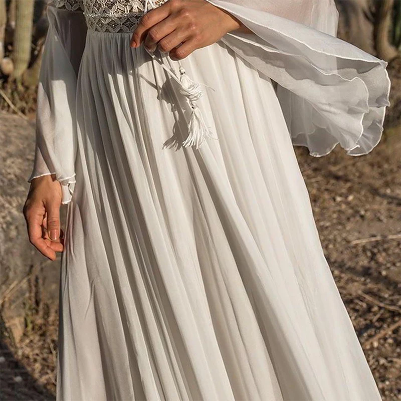 Leichtes Weißes Boho-Kleid mit Fließendem Schnitt für Sommer & Festivals | Echoarchiv