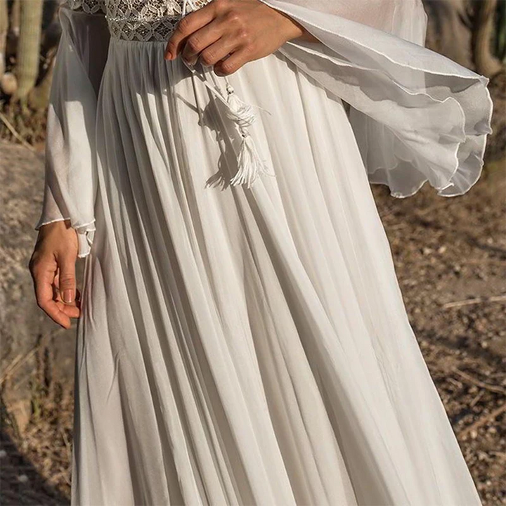 Leichtes Weißes Boho-Kleid mit Fließendem Schnitt für Sommer & Festivals | Echoarchiv
