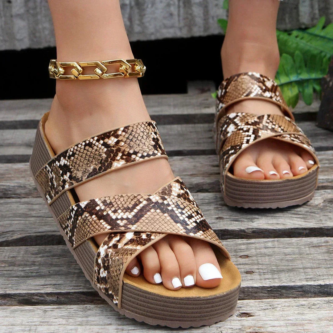 Echoarchiv | Orthopädische Modesandalen