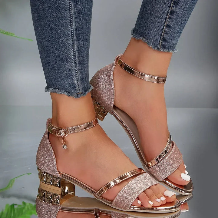 Echoarchiv | Orthopädische Sandalen