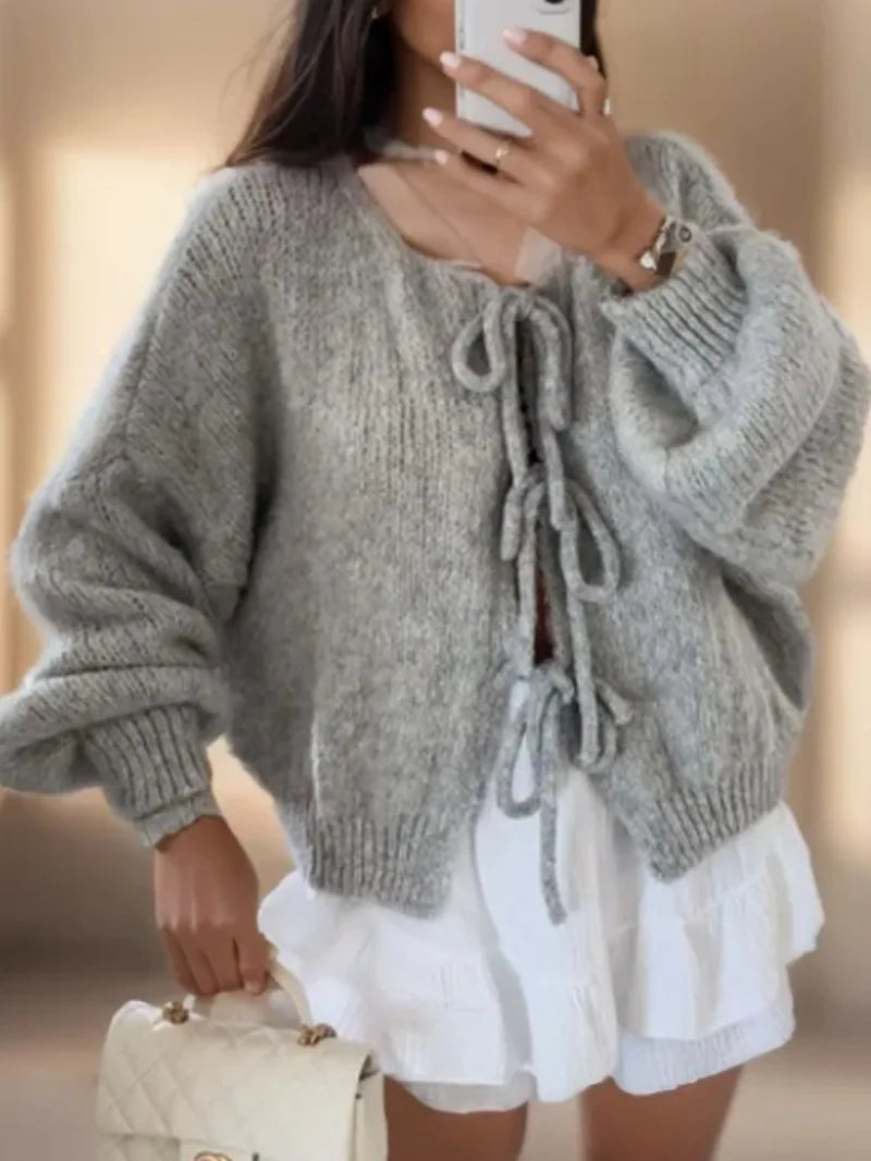 Echoarchiv | Strickjacke mit Schleifenverschluss für einen Bohemian-Look