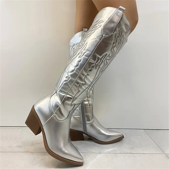 Echoarchiv | Robuste Cowboystiefel Bis Zum Knie