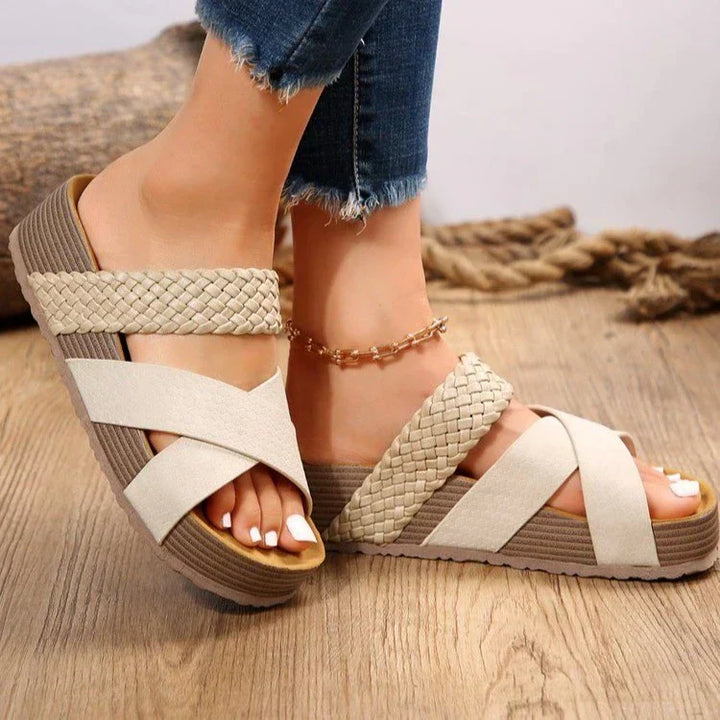 Echoarchiv | Orthopädische Modesandalen