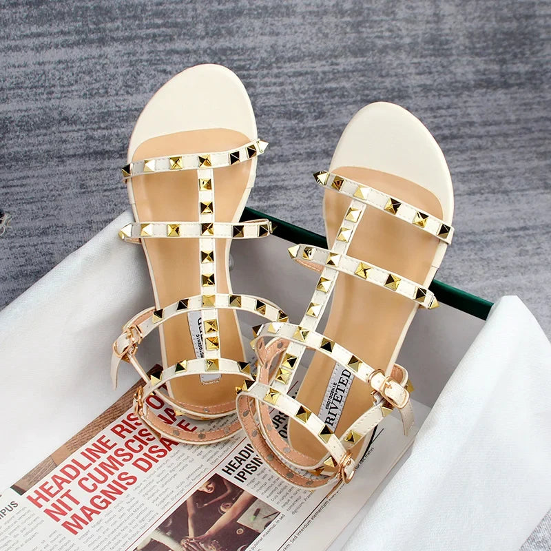 Echoarchiv | Sommer Damen Sandalen Frauen Lässige Flache Schuhe Schlicht Stil Mode Nieten Design Gehen und Einkaufen Große Größe