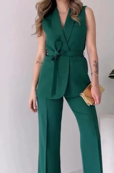 Ärmelloser Blazer-Anzug Taillierte Passform Wickel-V-Ausschnitt Weite Hose – Avérine