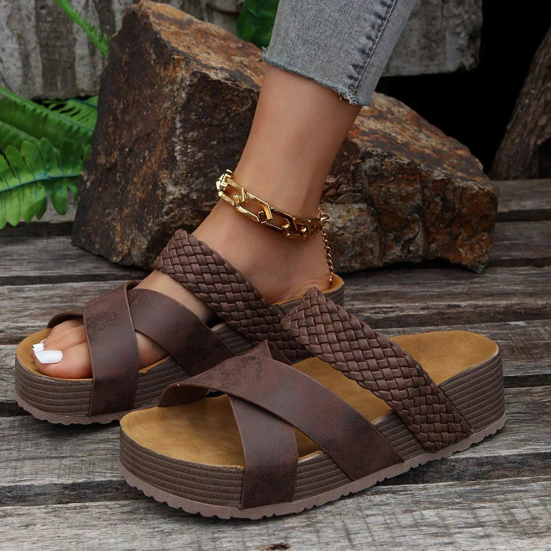 Echoarchiv | Orthopädische Modesandalen