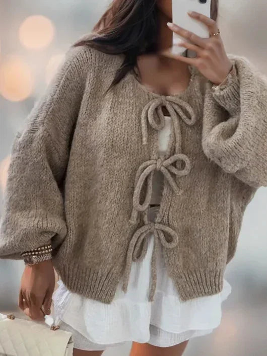 Echoarchiv | Strickjacke mit Schleifenverschluss für einen Bohemian-Look