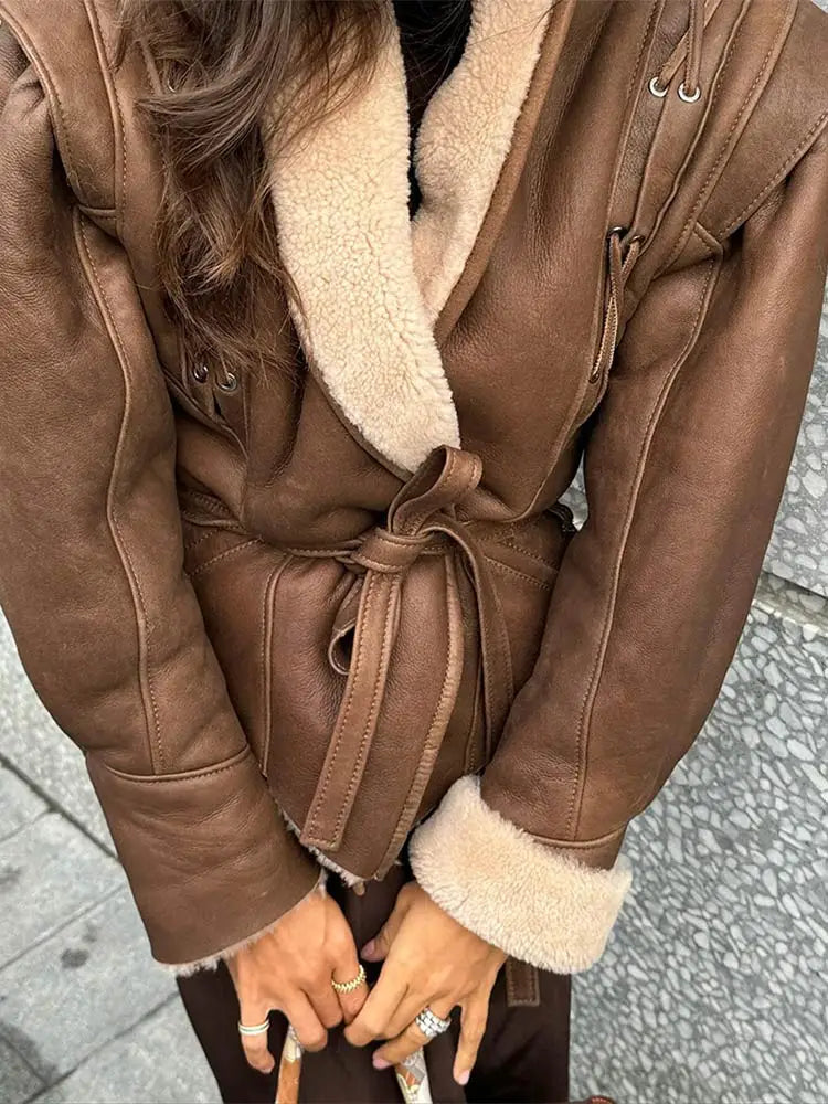Braune Lederjacke Mit Pelz Und Gürtel – Velloura