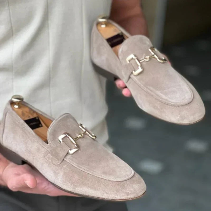 Loafer mit Metallschnalle