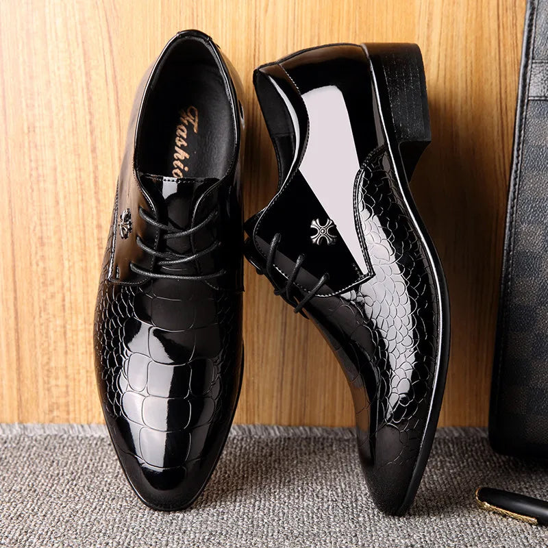 Luxuriöse Oxford-Schuhe Echoarchiv