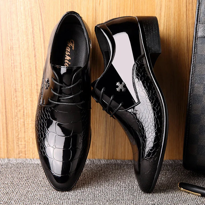Luxuriöse Oxford-Schuhe Echoarchiv
