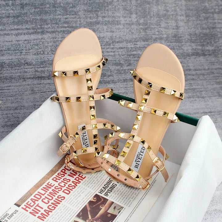Echoarchiv | Sommer Damen Sandalen Frauen Lässige Flache Schuhe Schlicht Stil Mode Nieten Design Gehen und Einkaufen Große Größe