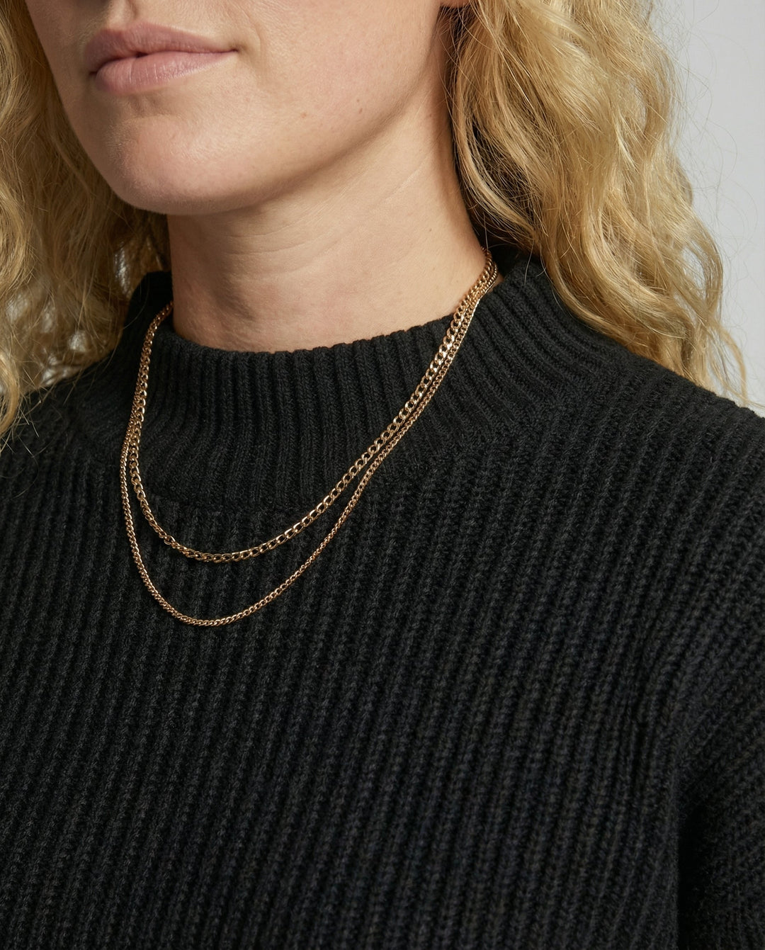 2-teiliges Damen Set aus Pullover und Rock | Echoarchiv