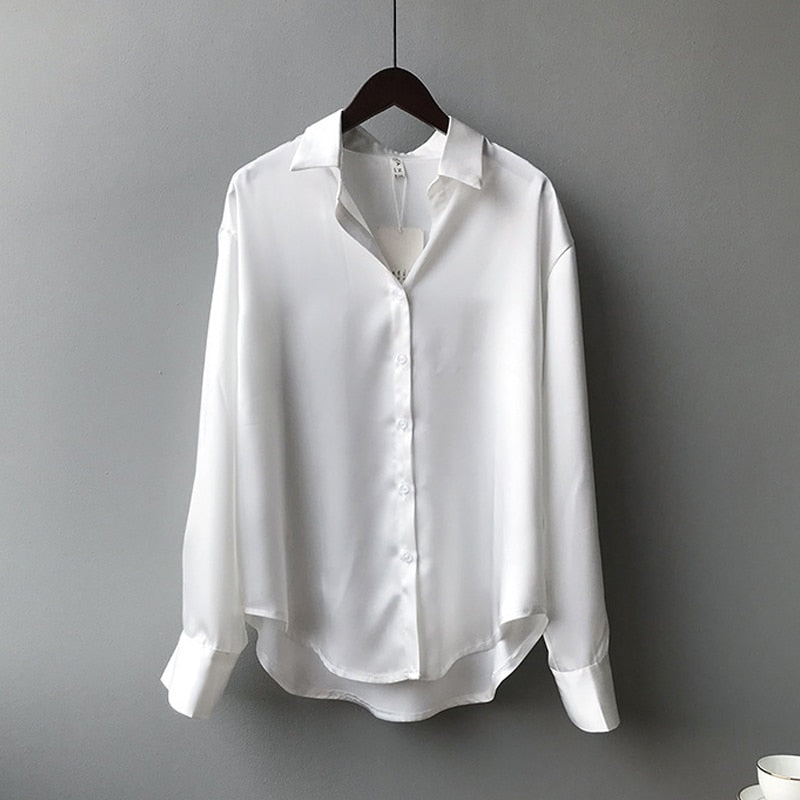 Echoarchiv | Damenbekleidung Seidenhemd Vintage Bluse