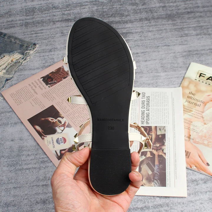 Echoarchiv | Sommer Damen Sandalen Frauen Lässige Flache Schuhe Schlicht Stil Mode Nieten Design Gehen und Einkaufen Große Größe