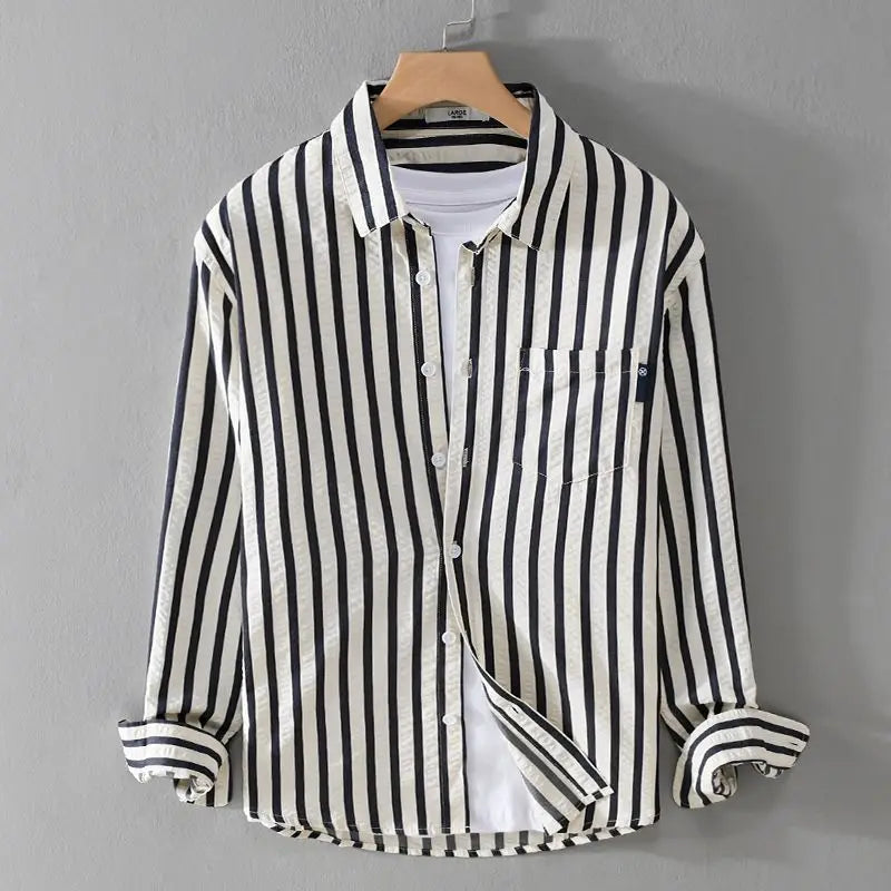 Echoarchiv | Stylisches Gestreiftes Button-Down Hemd