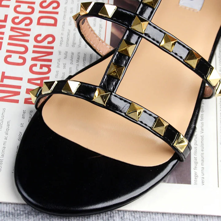 Echoarchiv | Sommer Damen Sandalen Frauen Lässige Flache Schuhe Schlicht Stil Mode Nieten Design Gehen und Einkaufen Große Größe
