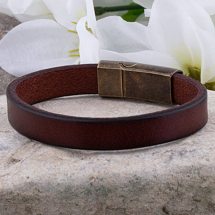 Echoarchiv | Robuste Lederarmband mit Messingschließe