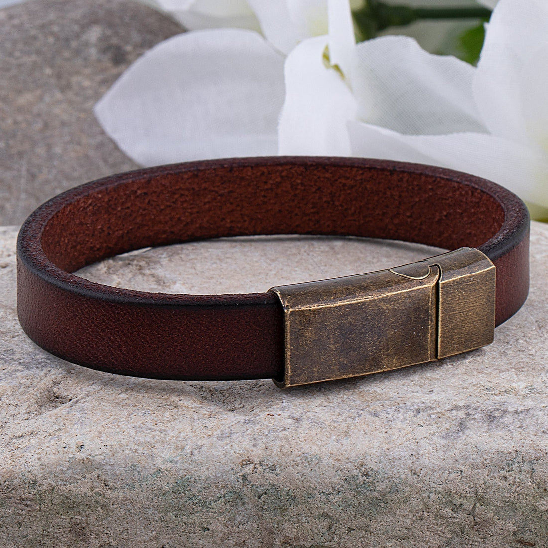 Robuste Lederarmband mit Messingschließe – Valdoro