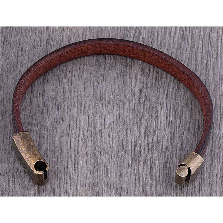 Echoarchiv | Robuste Lederarmband mit Messingschließe
