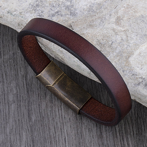 Echoarchiv | Robuste Lederarmband mit Messingschließe