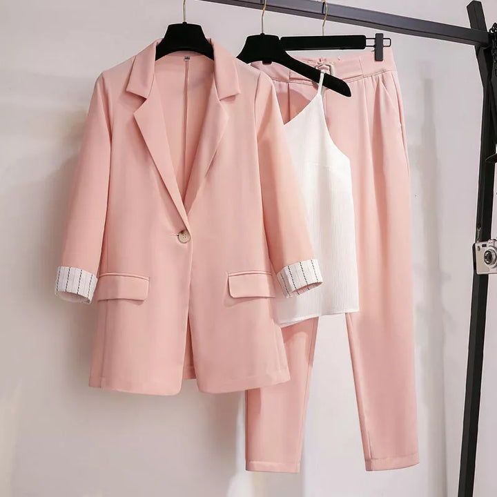 Echoarchiv | Eleganter Dreiteiliger Anzug In Übergröße für Damen