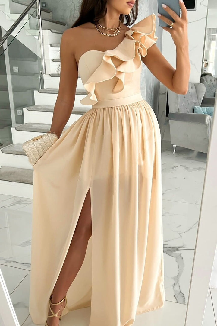 Auslaufendes Kleid mit einem Schulter