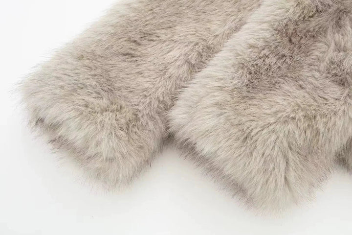 Echoarchiv | Warme Pelzjacke Für Damen In Stilvollem Design