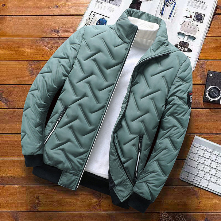 Echoarchiv | Warme und stylische Daunenjacke für Männer
