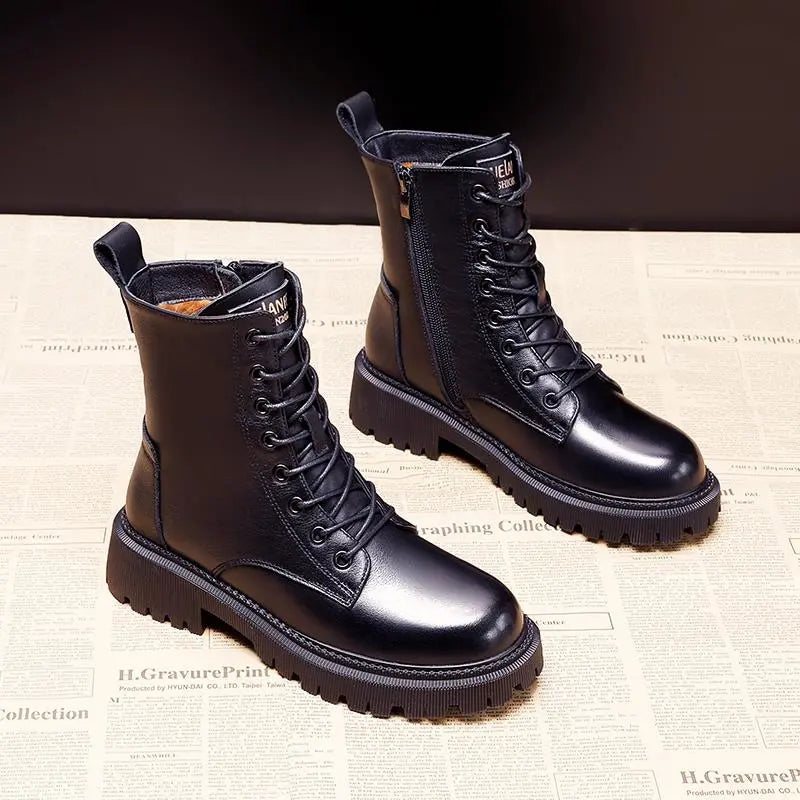 Echoarchiv | Winterstiefel Aus Schwarzem