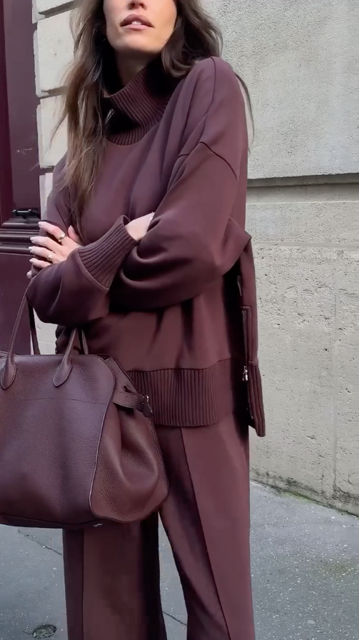 Echoarchiv | Bequemes Damen Satz mit Strukturiertem SwEchoarchivtshirt und Hose